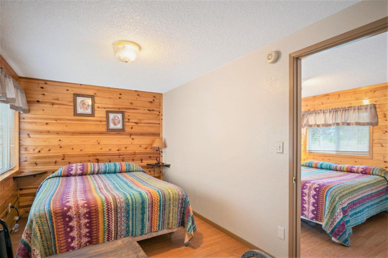 Crater Lake Resort Fort Klamath Exterior photo