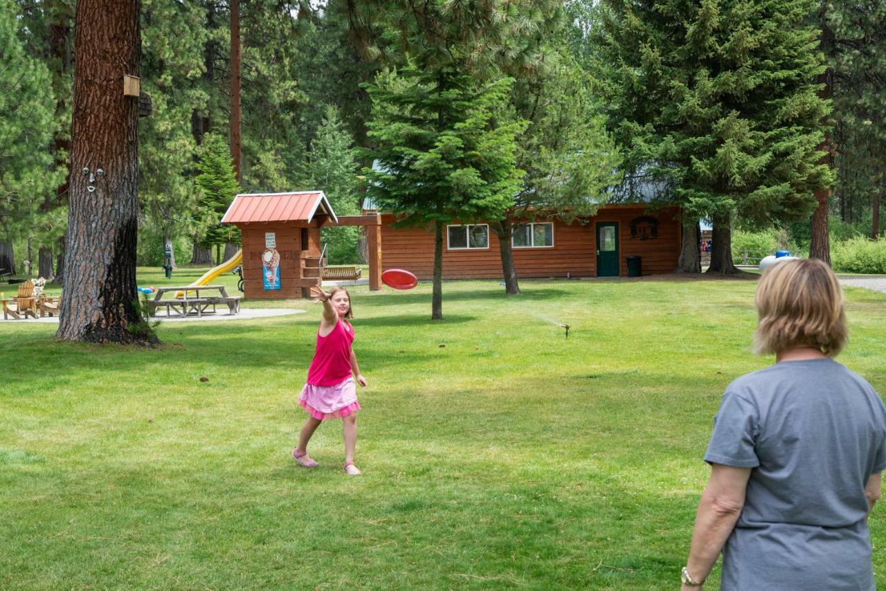 Crater Lake Resort Fort Klamath Exterior photo