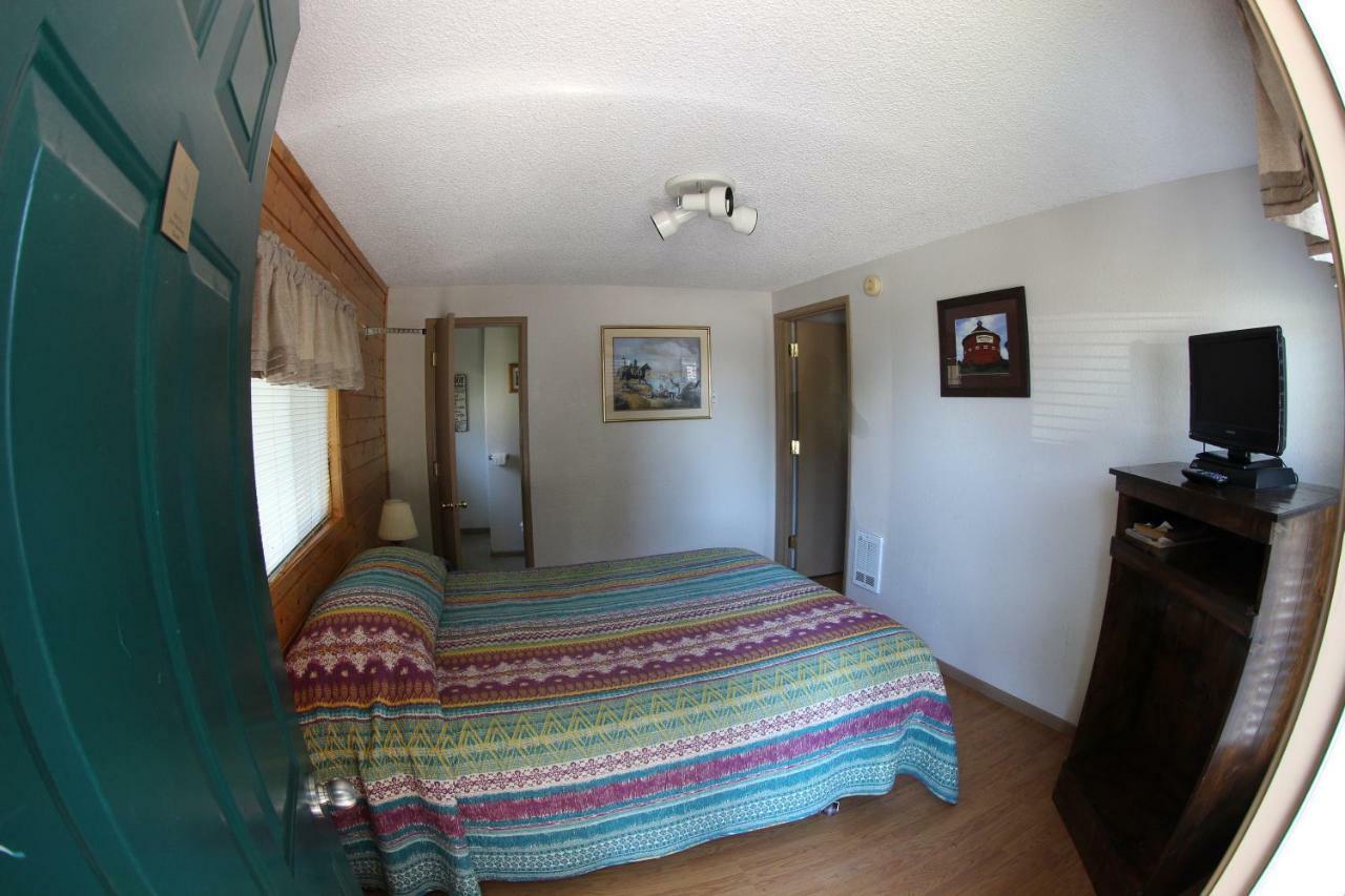Crater Lake Resort Fort Klamath Exterior photo